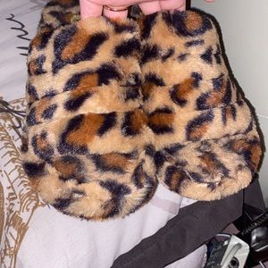 Cheetah print slipperss